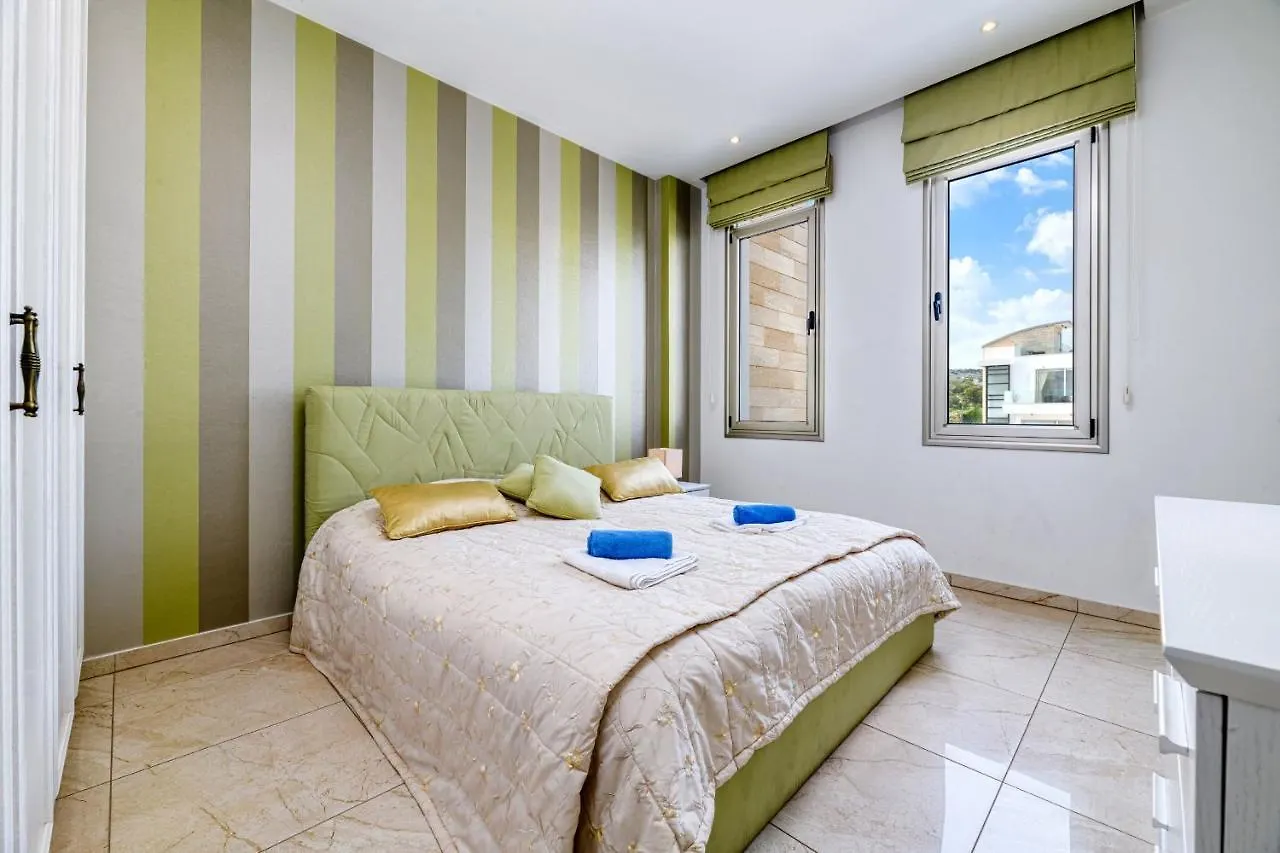 Lombardi Seafront Villa Protaras 0*,