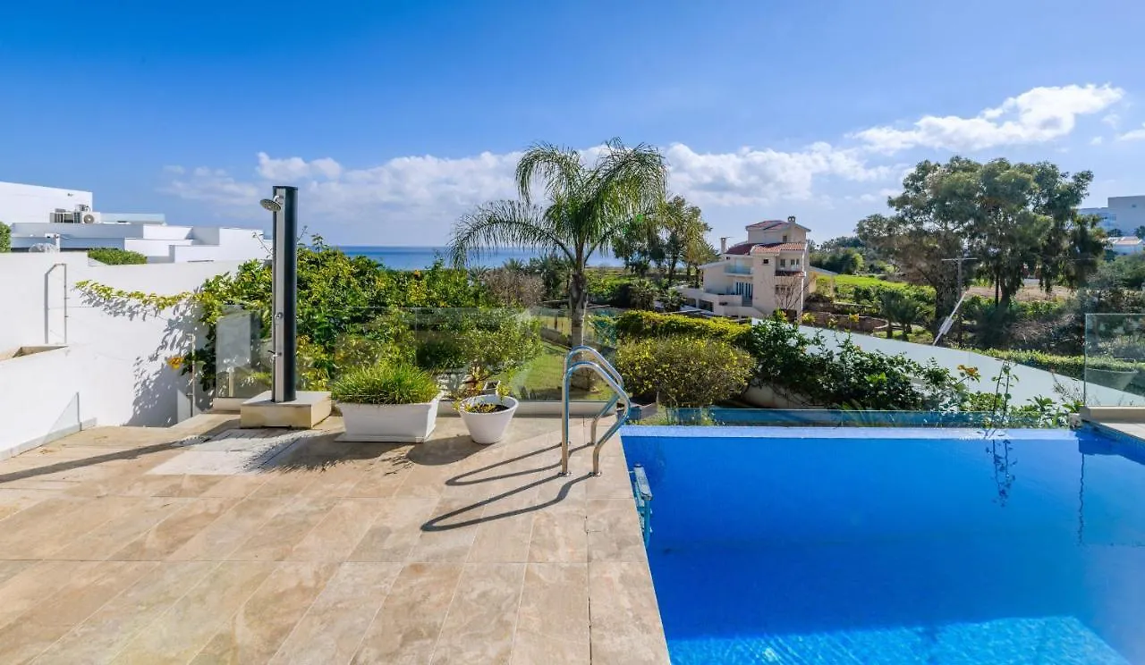 Lombardi Seafront Villa 프로타라스
